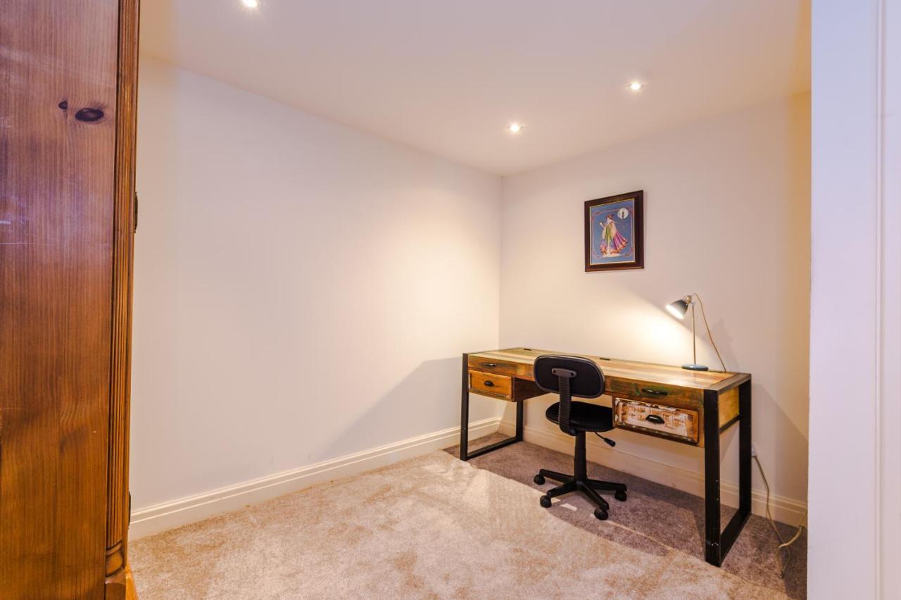 Belvedere House - Serene Countryside Escape - 4 Bedrooms Sleeps 8 Sandbach Exterior foto